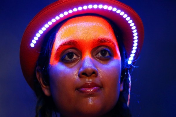 Illuminating faces