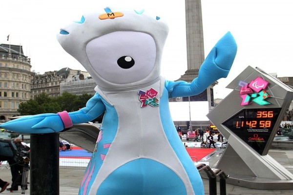 Mandeville visits the countdown clock